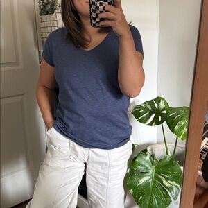 Toad & Co Organic cotton V Neck Tee. M